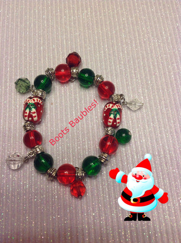 Candy cane Christmas beaded stretch bracelet