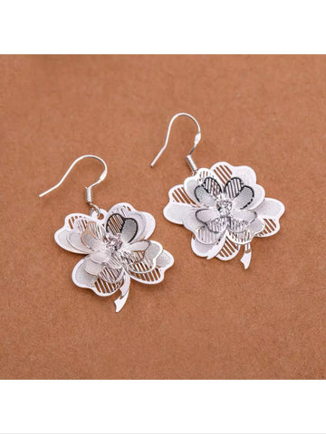 Silver 3 dimensional flower earrings