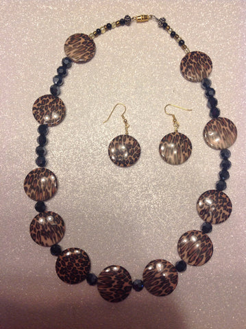 Leopard print necklace with earrings