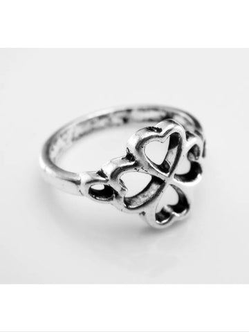 Four leaf clover ring