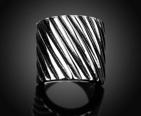 Men’s stainless steel lined ring