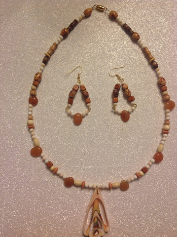 Seashell necklace and earrings