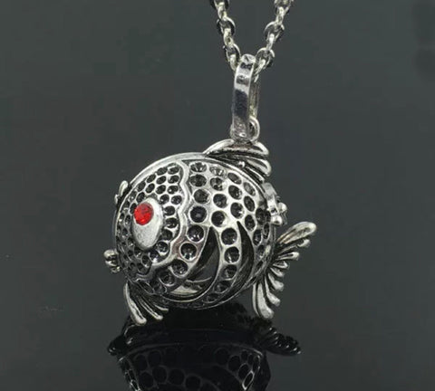 Fish aromatherapy diffuser necklace