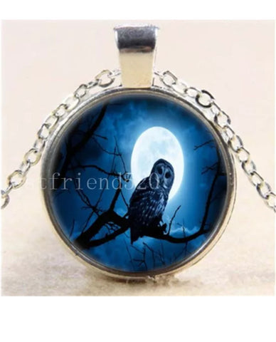 Owl cabochon necklace in glass