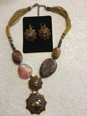 Beautiful  globe stone necklace with earrings