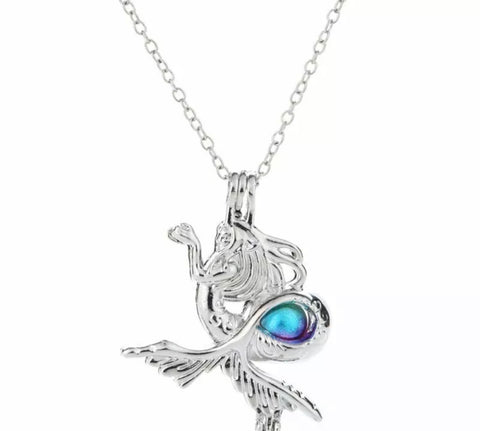 Mermaid pearl pendant necklace