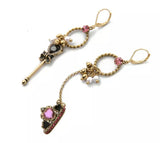 Queen at heart Asymmetrical earrings